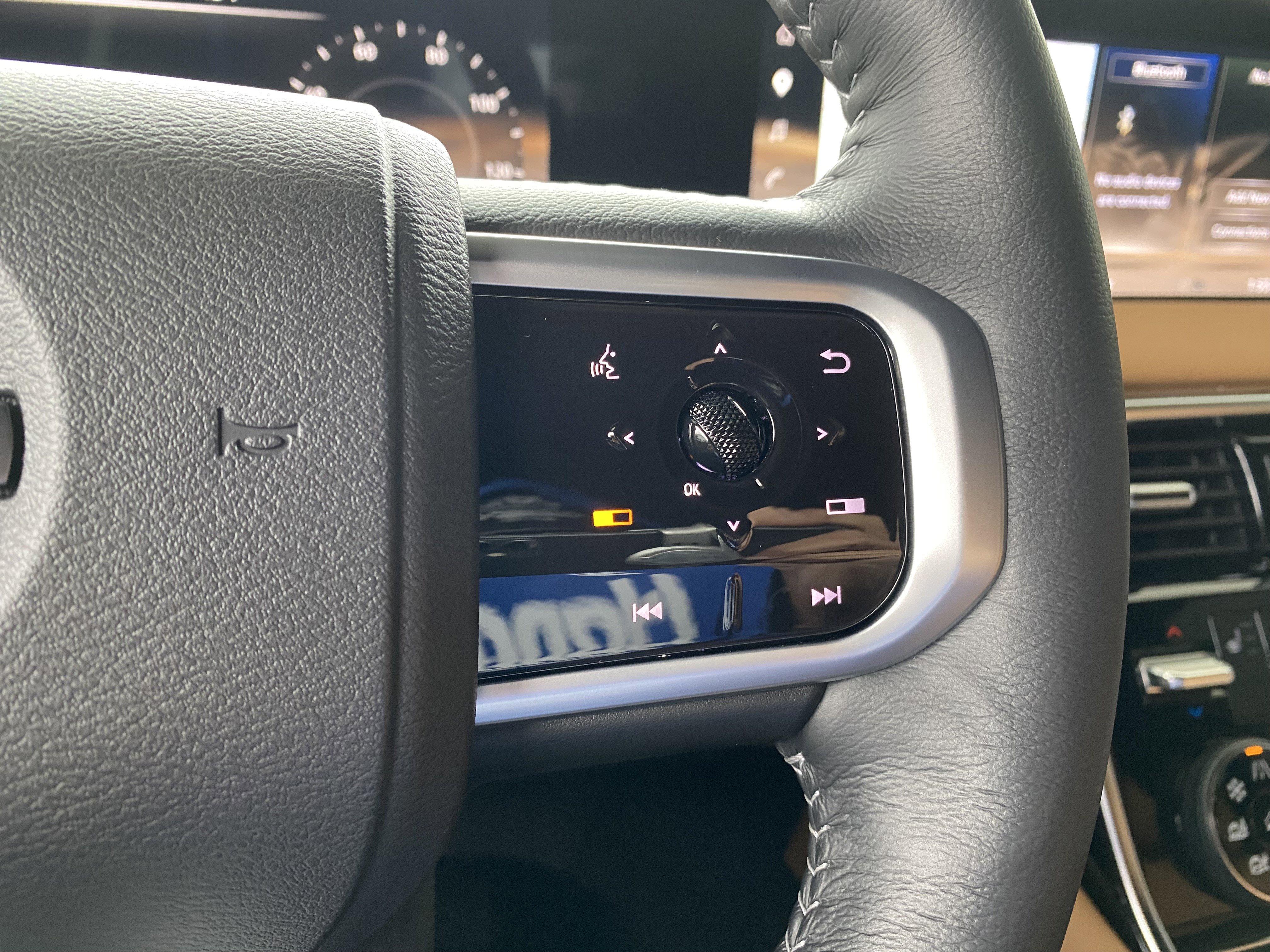 Used 2025 Nissan Armada SL image 20