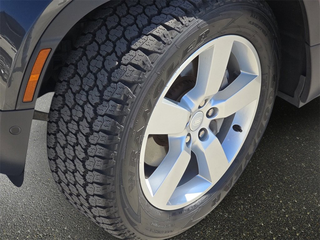 Used 2023 Land Rover Defender 130 First Edition image 34