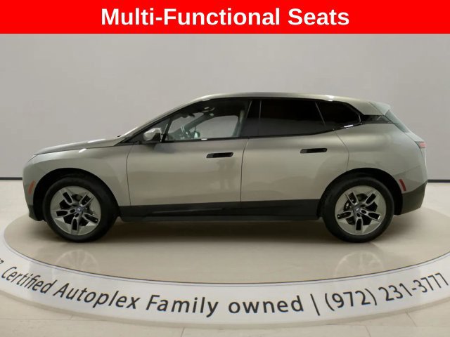 Used 2023 BMW iX xDrive50 AWD/4WD image 2