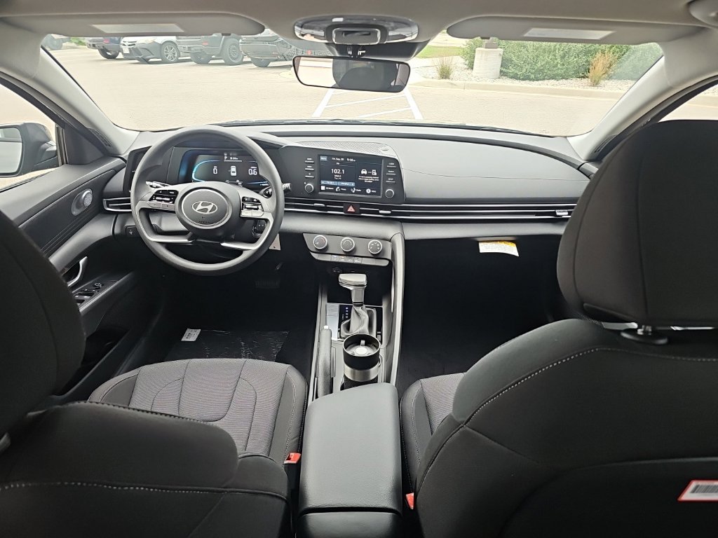 New 2026 Hyundai Elantra SE FWD image 29