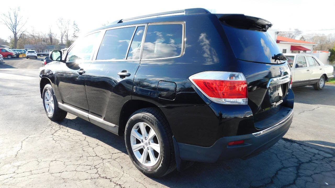 Used 2012 Toyota Highlander SE w/ Tow Pkg AWD/4WD image 25