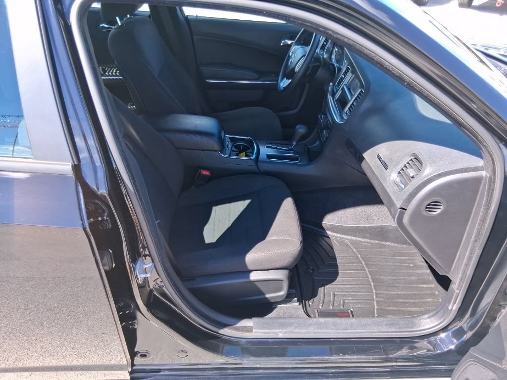 Used 2013 Dodge Charger SE RWD image 24