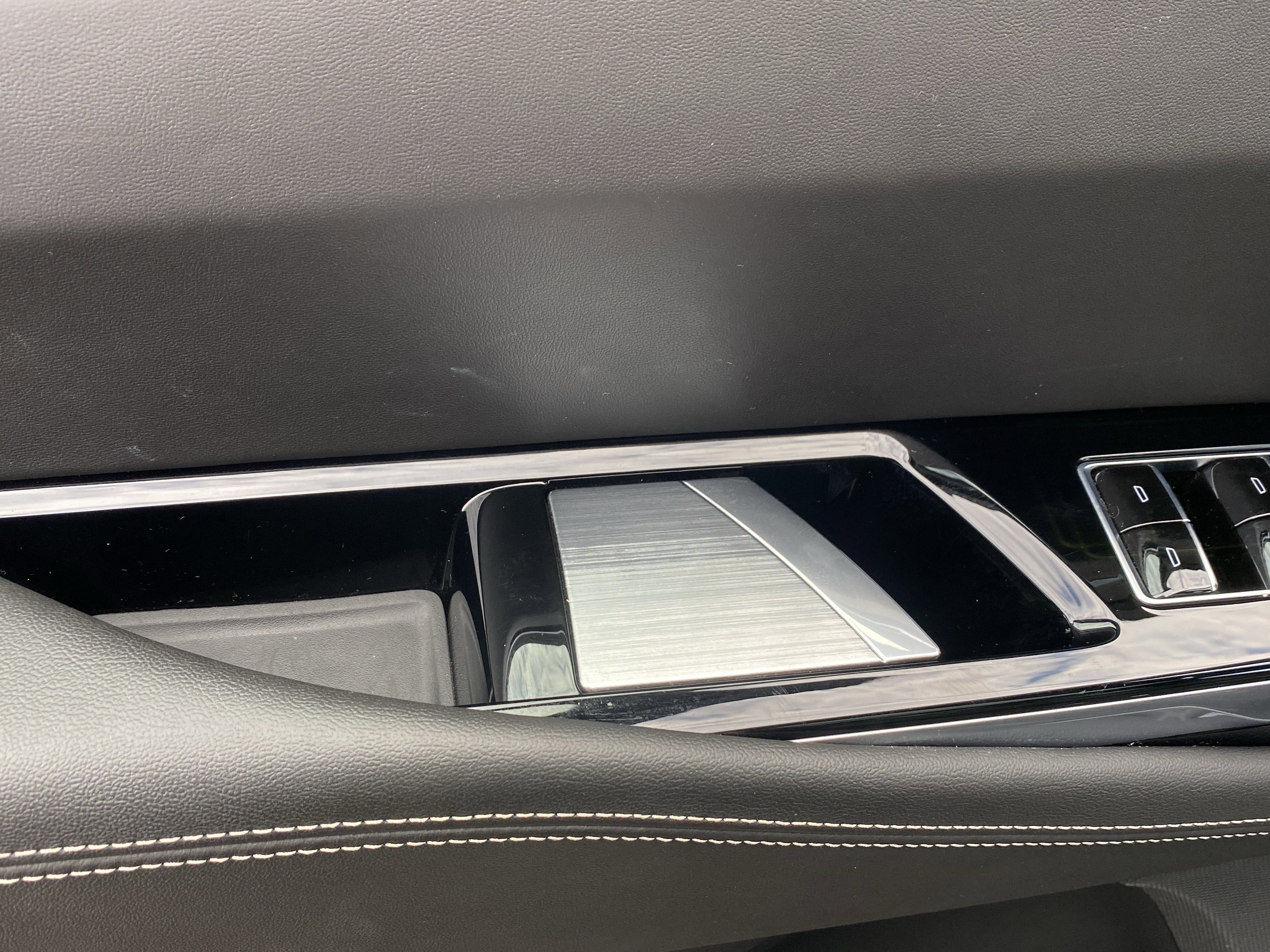 Used 2025 Cadillac Escalade V image 35