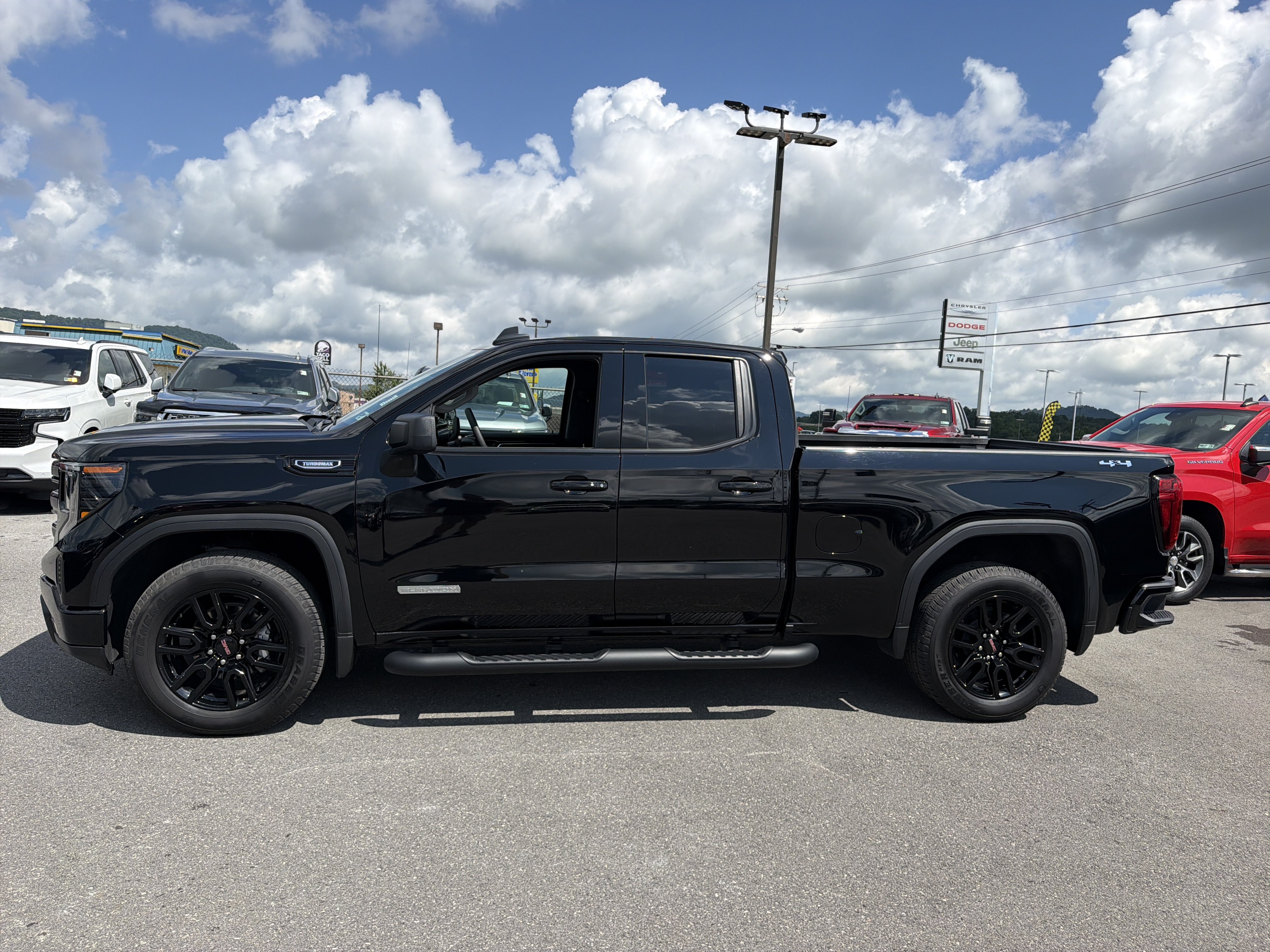 Certified 2025 GMC Sierra 1500 Elevation AWD/4WD image 12