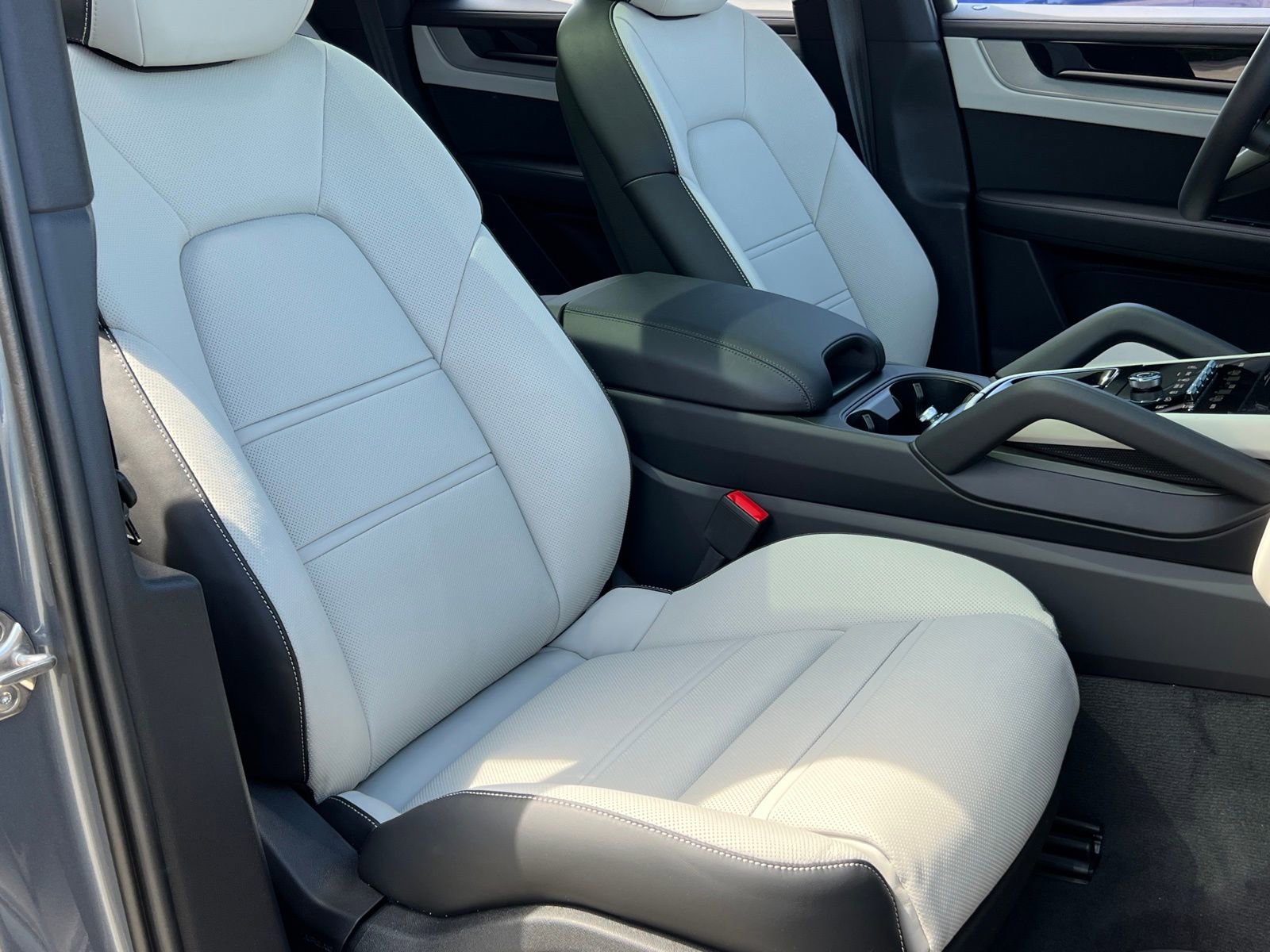New 2026 Porsche Cayenne S AWD/4WD image 17