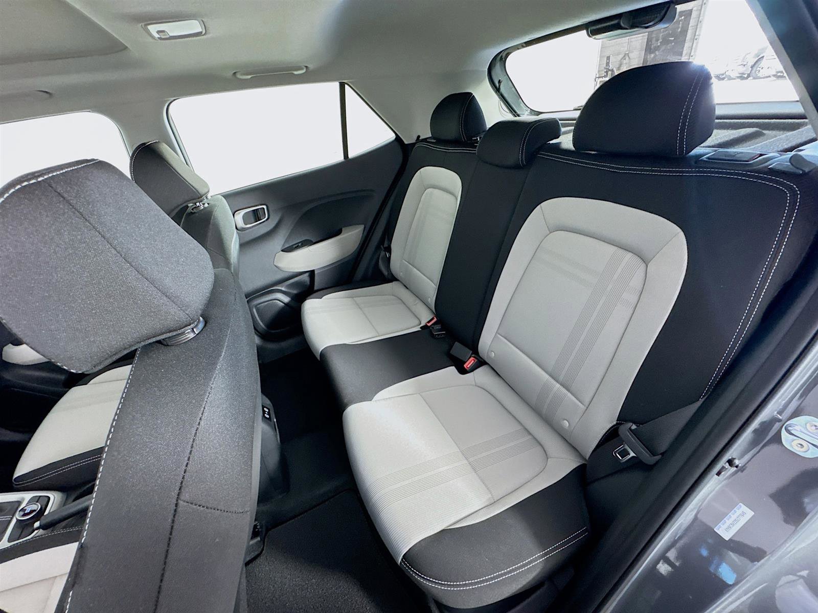 New 2025 Hyundai Venue SEL image 21