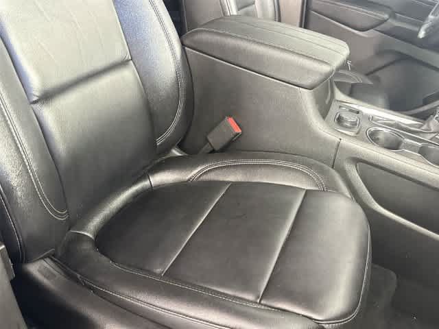 Used 2023 Chevrolet Traverse LT w/ LT Premium Package AWD/4WD image 15