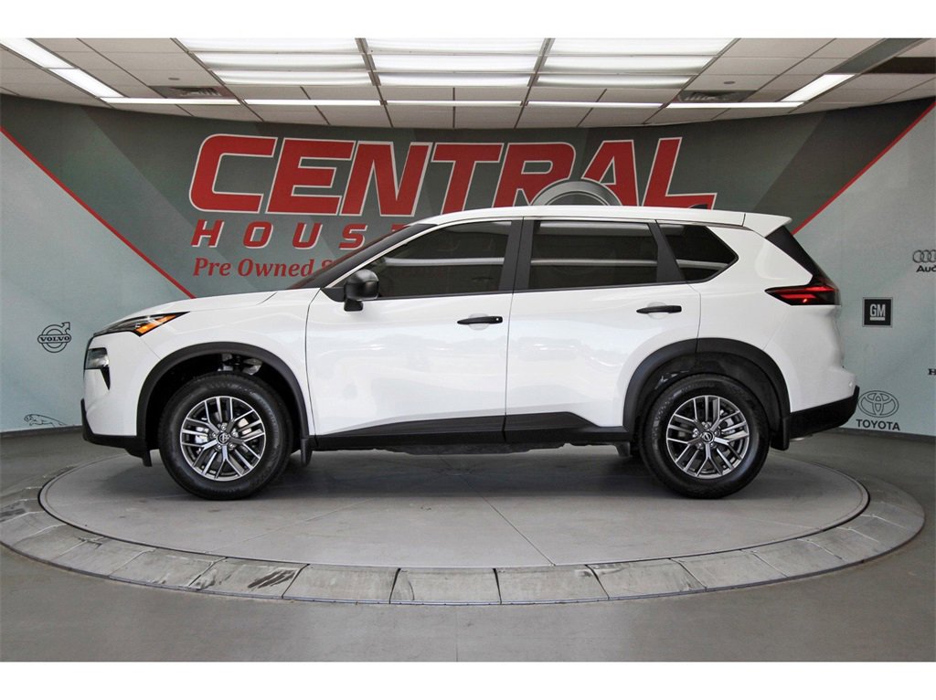 Certified 2024 Nissan Rogue S image 3