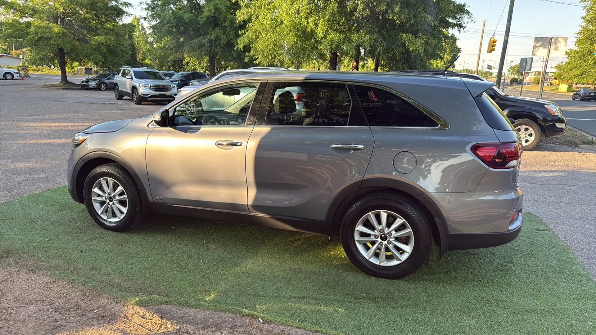 Used 2020 Kia Sorento LX AWD/4WD image 4