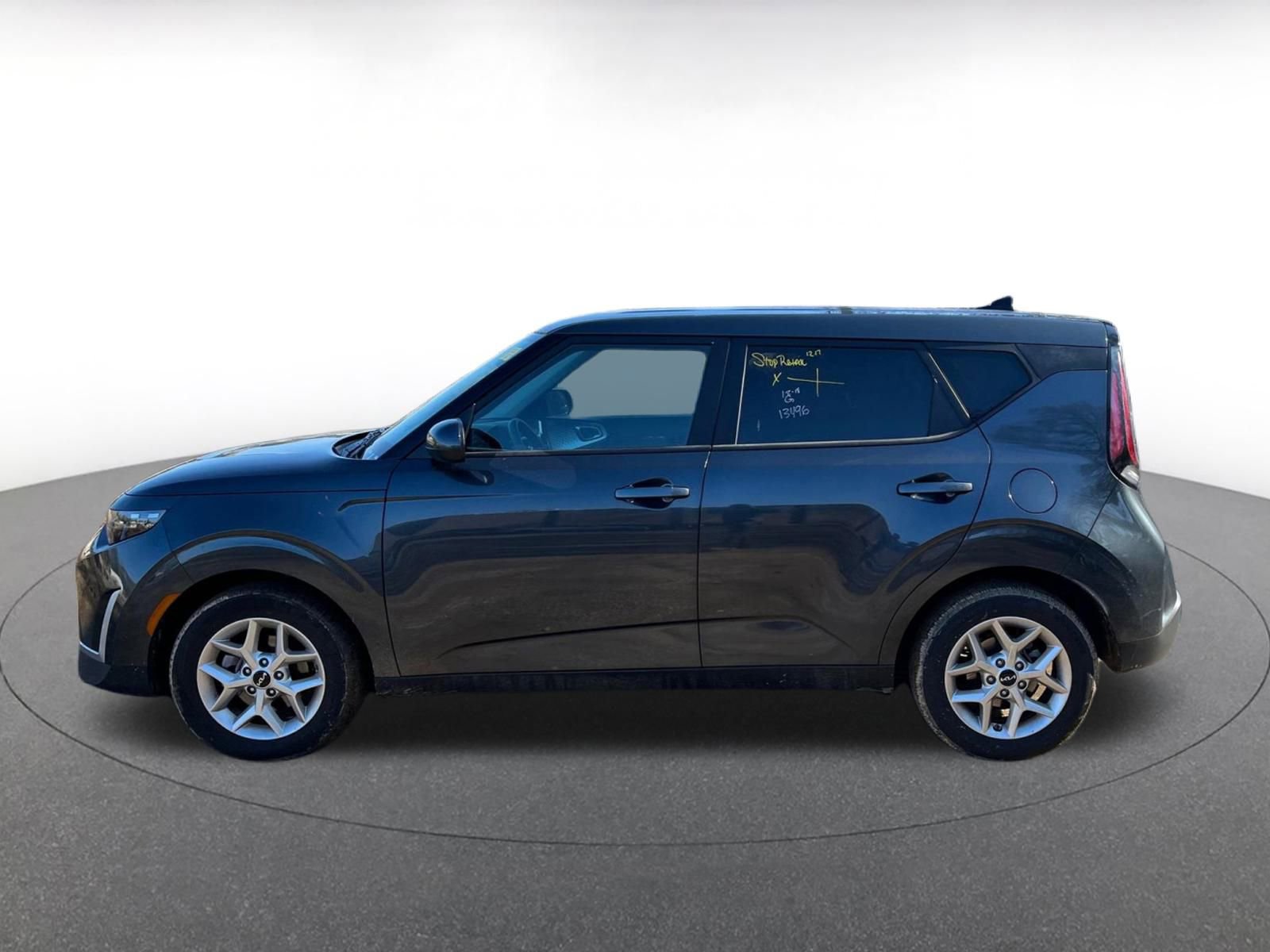 Used 2025 Kia Soul LX w/ LX Technology Package image 8