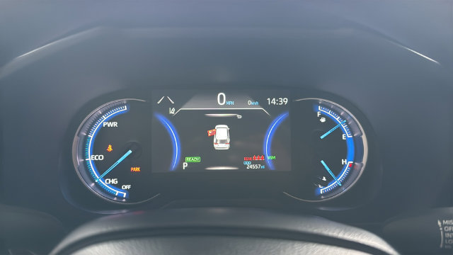 Used 2025 Toyota RAV4 LE AWD/4WD image 23