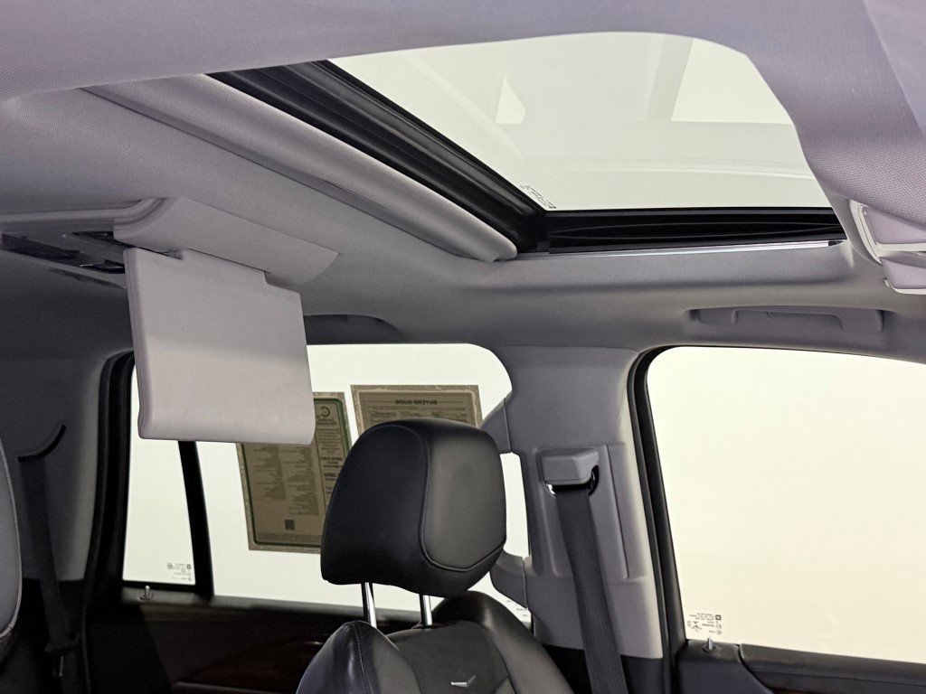 Used 2018 Cadillac Escalade Luxury image 9