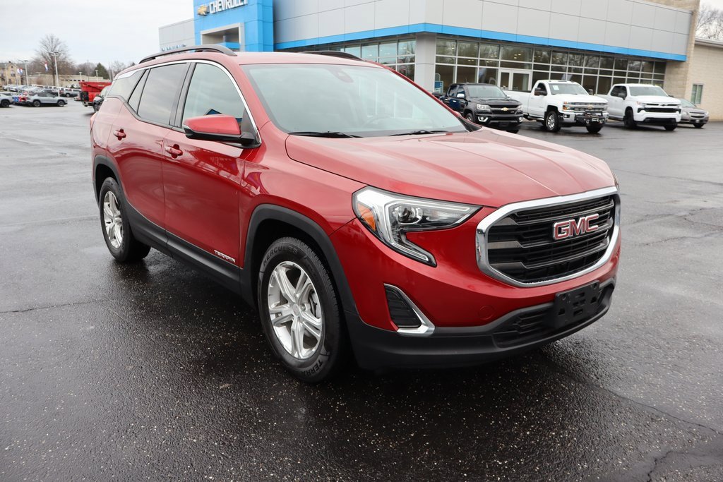 Used 2020 GMC Terrain SLE w/ Driver Convenience Package image 2