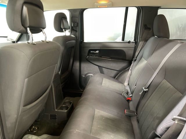 Used 2011 Jeep Liberty Sport image 21
