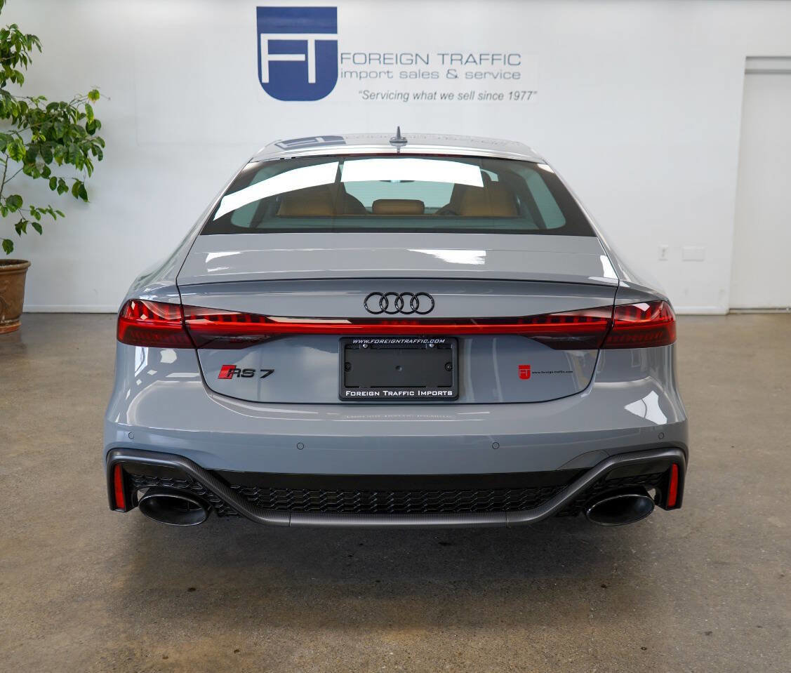 Used 2025 Audi RS 7 Performance AWD/4WD image 4