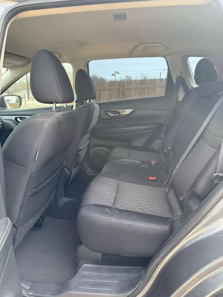 Used 2017 Nissan Rogue S FWD image 23