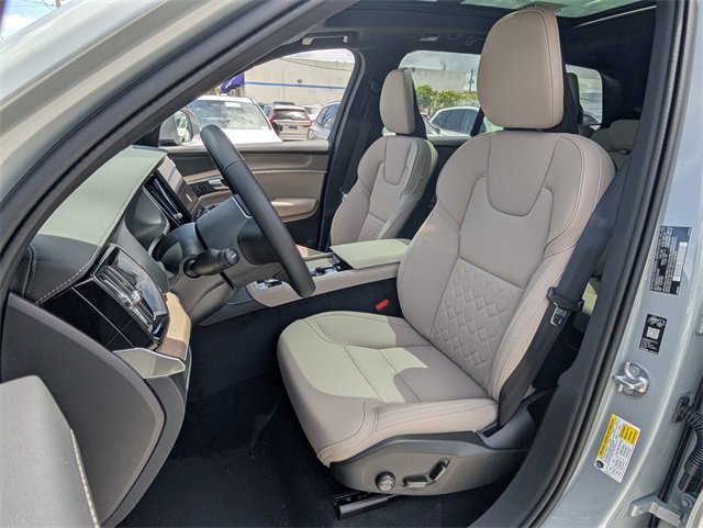 New 2026 Volvo XC90 B6 Plus w/ Protection Package Premier image 5