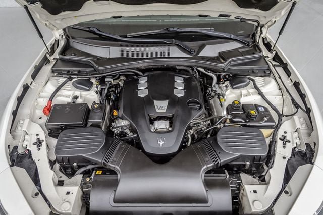 Used 2016 Maserati Ghibli RWD image 16