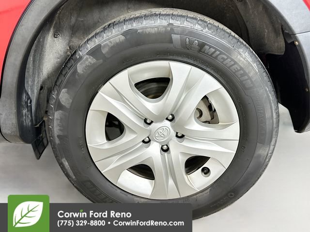 Used 2014 Toyota RAV4 LE image 28