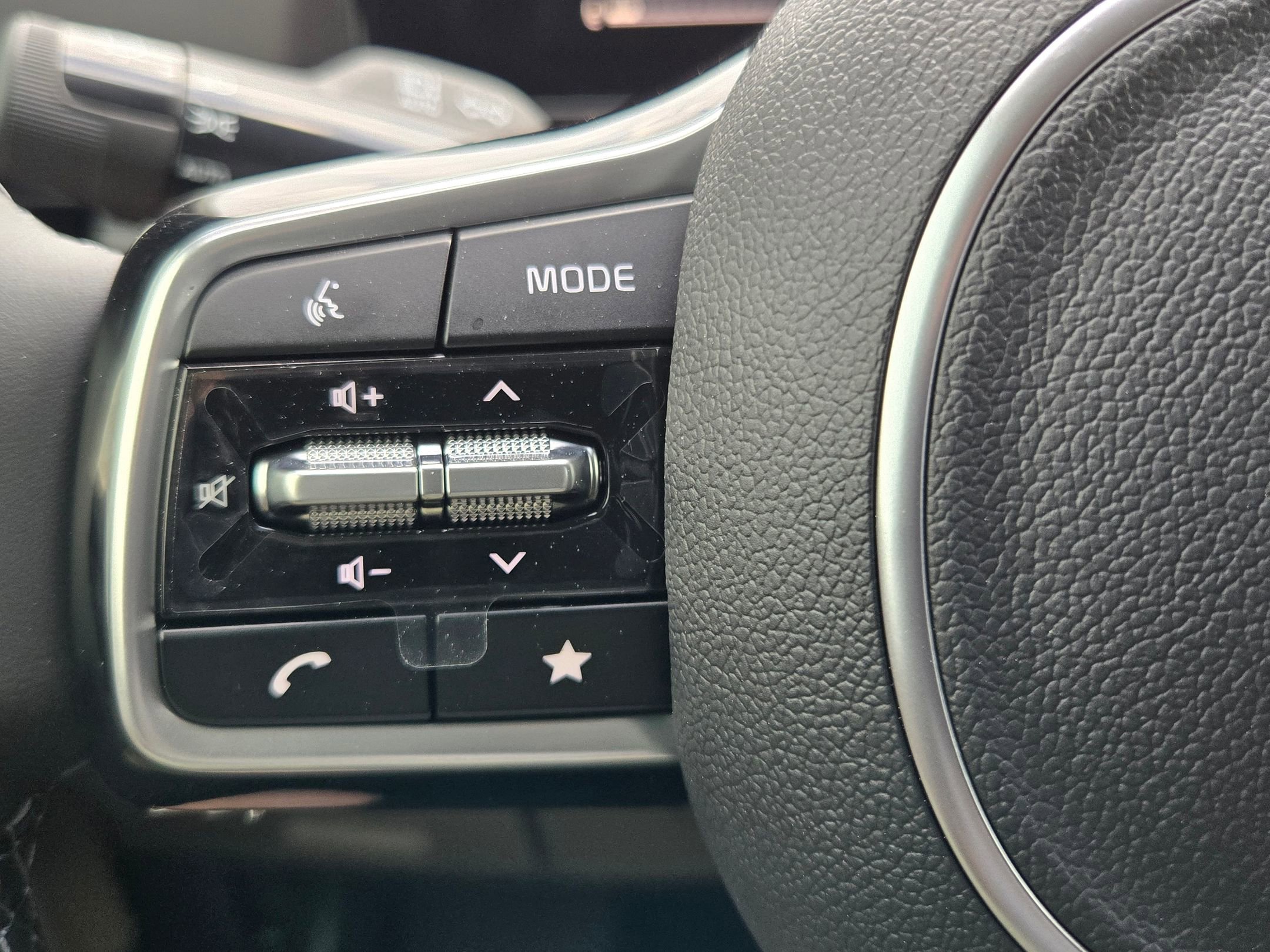 New 2026 Kia Carnival EX FWD image 26