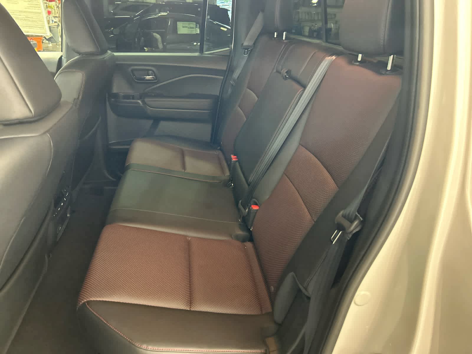 Used 2025 Honda Ridgeline Black Edition image 12