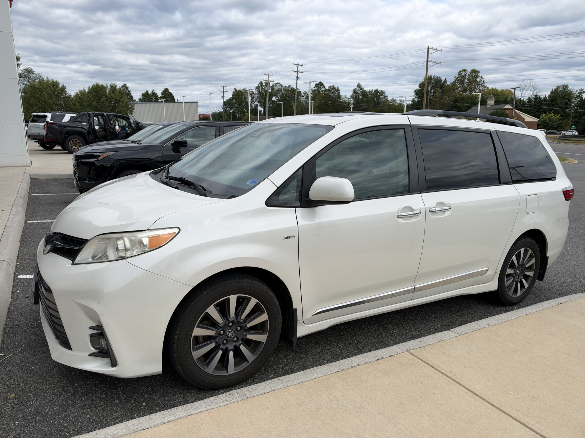 Used 2018 Toyota Sienna XLE
