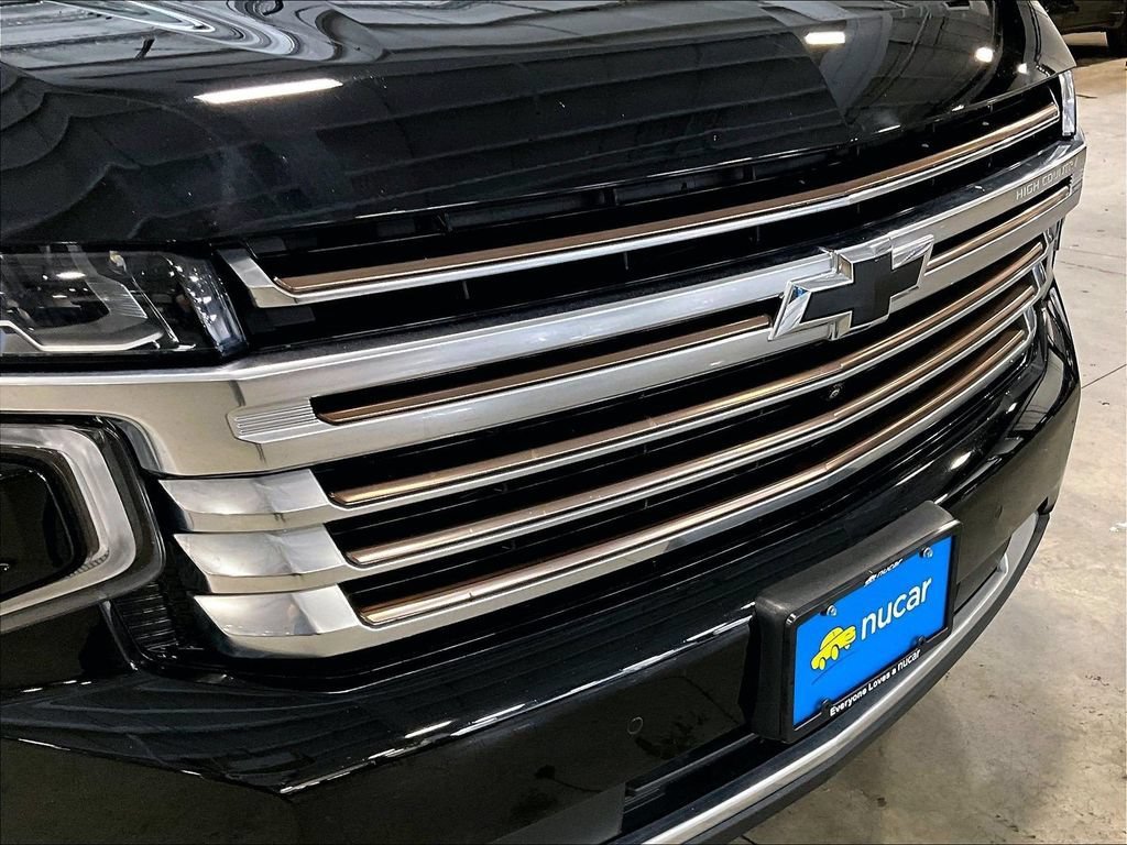 Used 2023 Chevrolet Suburban High Country AWD/4WD image 33