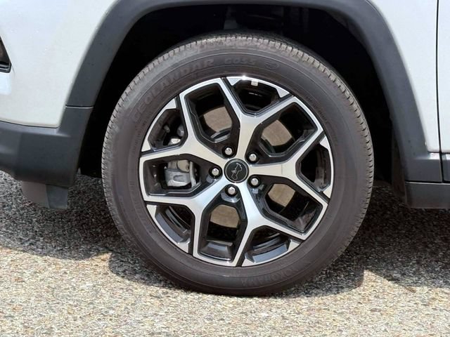 Certified 2025 Jeep Compass Limited AWD/4WD image 9