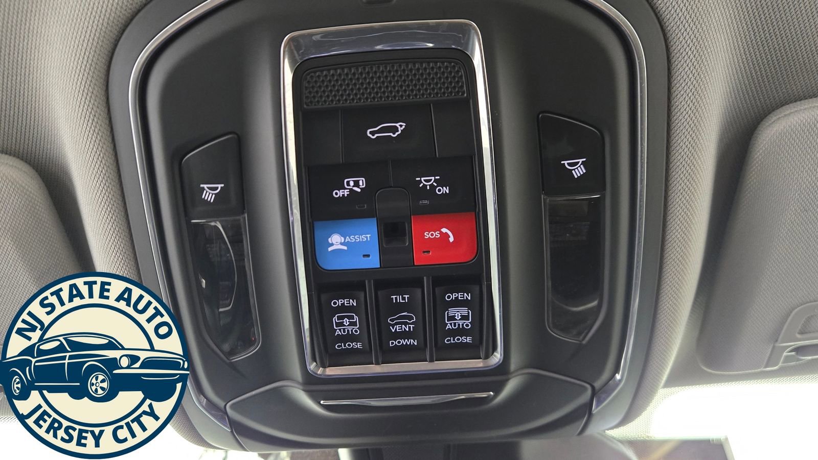 Used 2022 Jeep Grand Cherokee Limited 4xe image 24