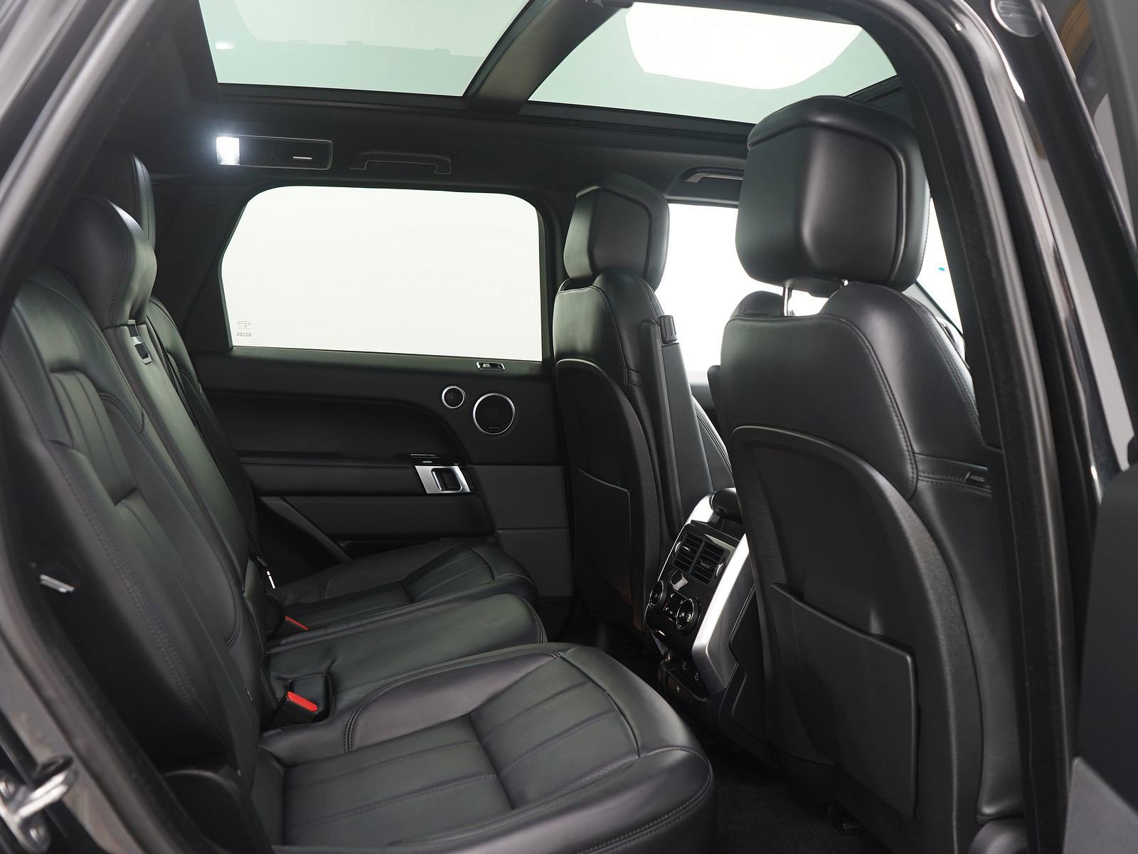 Used 2022 Land Rover Range Rover Sport HSE Silver Edition image 14