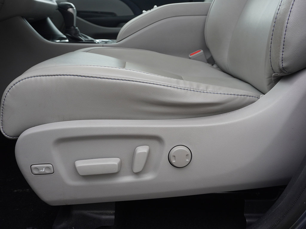 Used 2019 Toyota Highlander XLE AWD/4WD image 30
