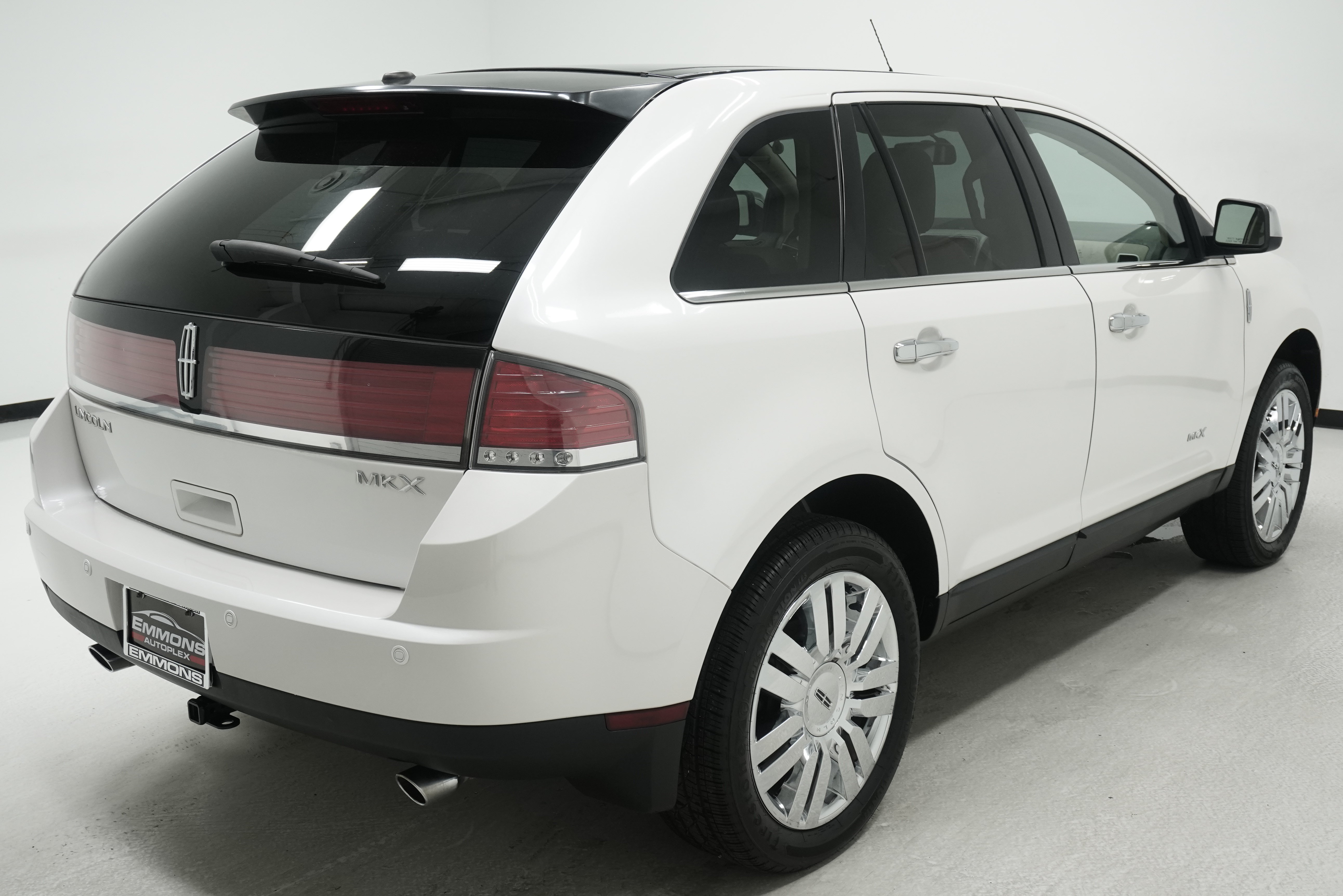 Used 2009 Lincoln MKX 2WD image 2