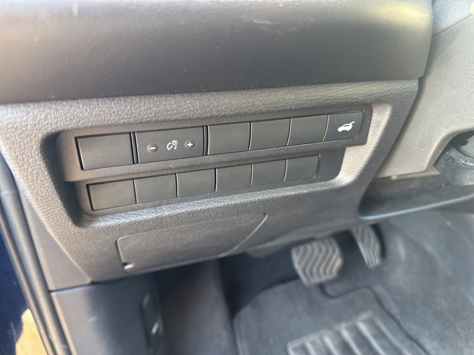 Used 2024 Mitsubishi Outlander SE Black Edition image 8