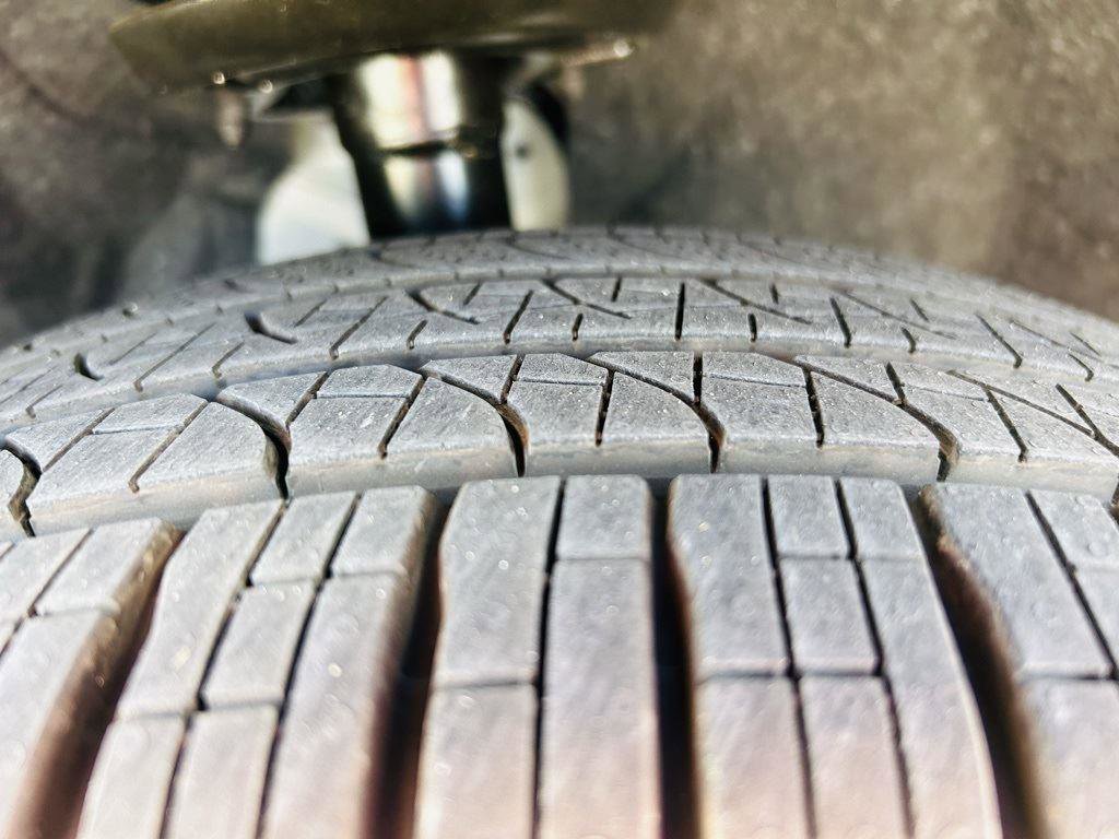 New 2026 Chrysler Pacifica Limited w/ Uconnect Theater Family Group image 52