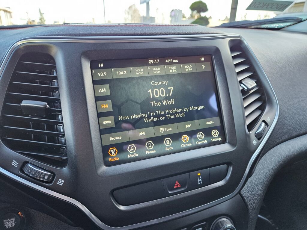 Used 2022 Jeep Cherokee Trailhawk w/ Trailer Tow Group image 23