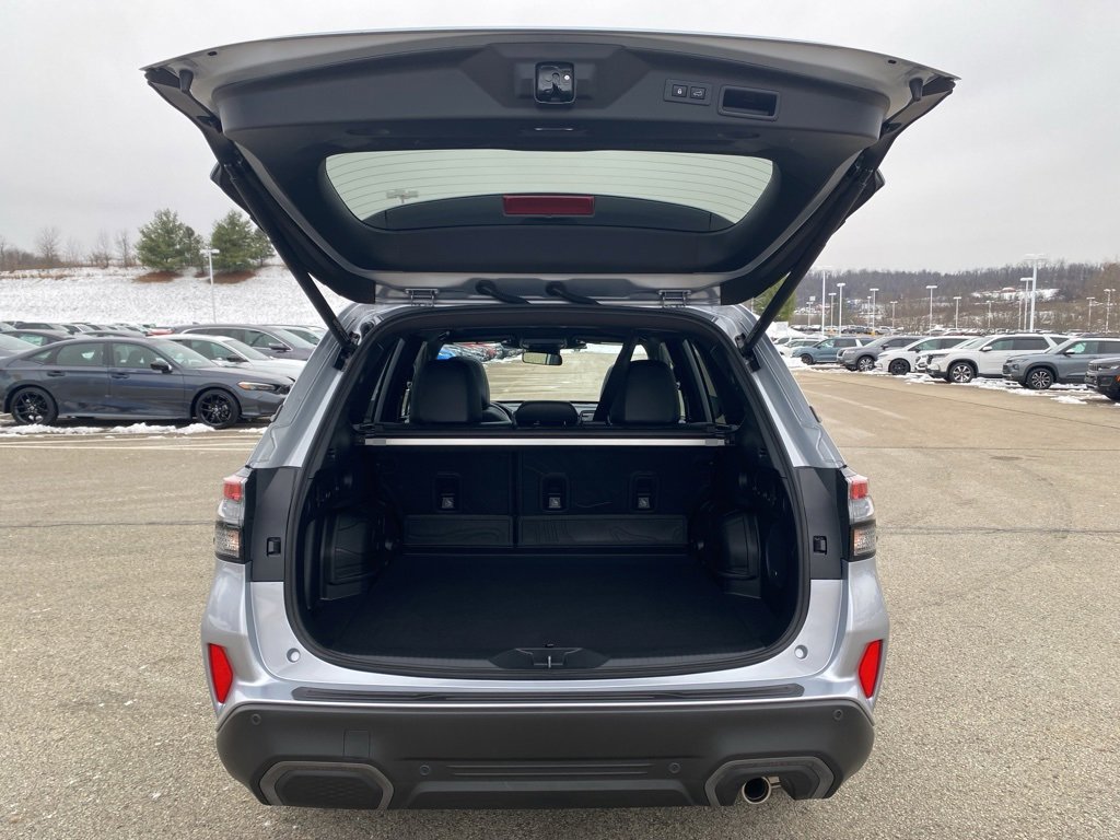 Used 2025 Subaru Forester Limited image 17