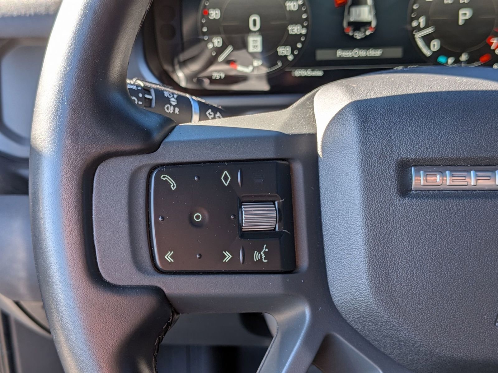 Used 2023 Land Rover Defender 110 X AWD/4WD image 18