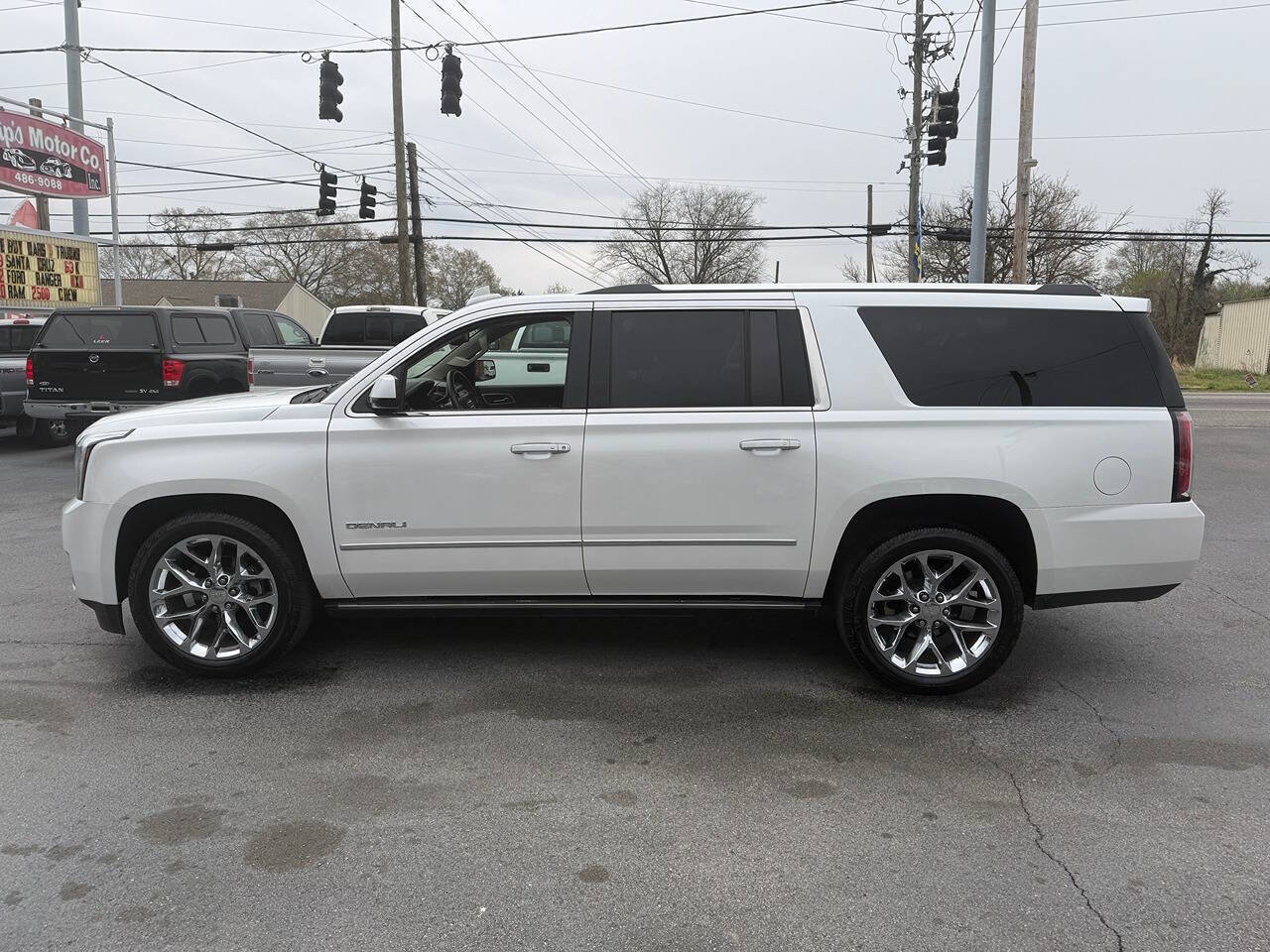 Used 2017 GMC Yukon XL Denali w/ Open Road Package image 7