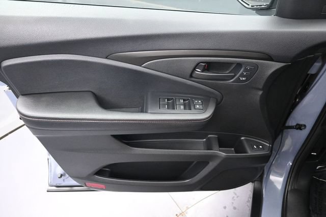 Certified 2025 Honda Passport TrailSport image 25