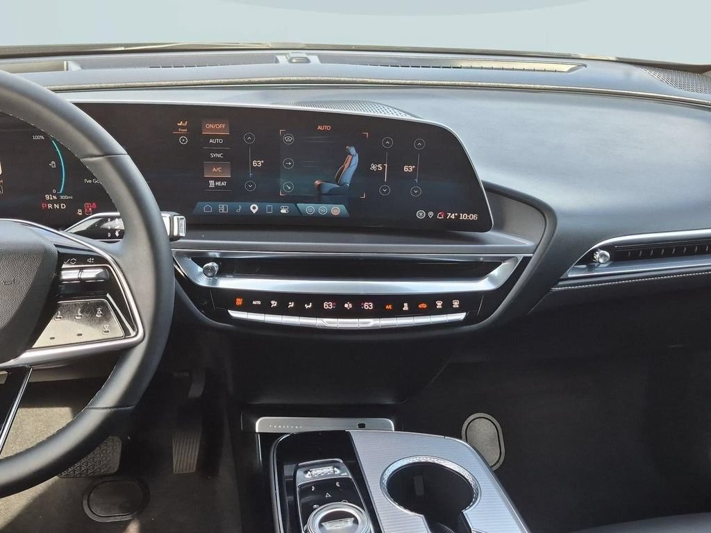 Used 2024 Cadillac Lyriq Tech AWD/4WD image 18