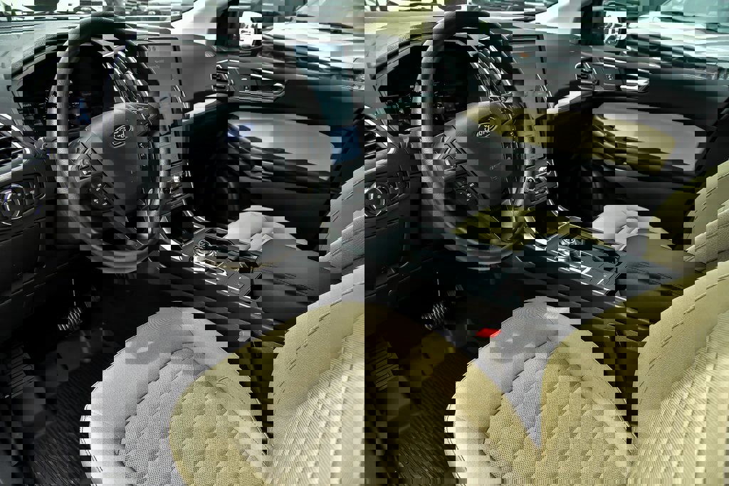 New 2024 Ford Edge SE image 28