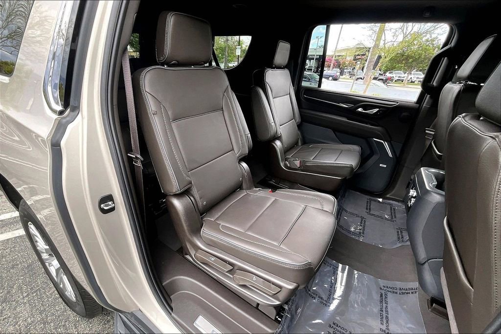 Used 2024 GMC Yukon XL Denali AWD/4WD image 18