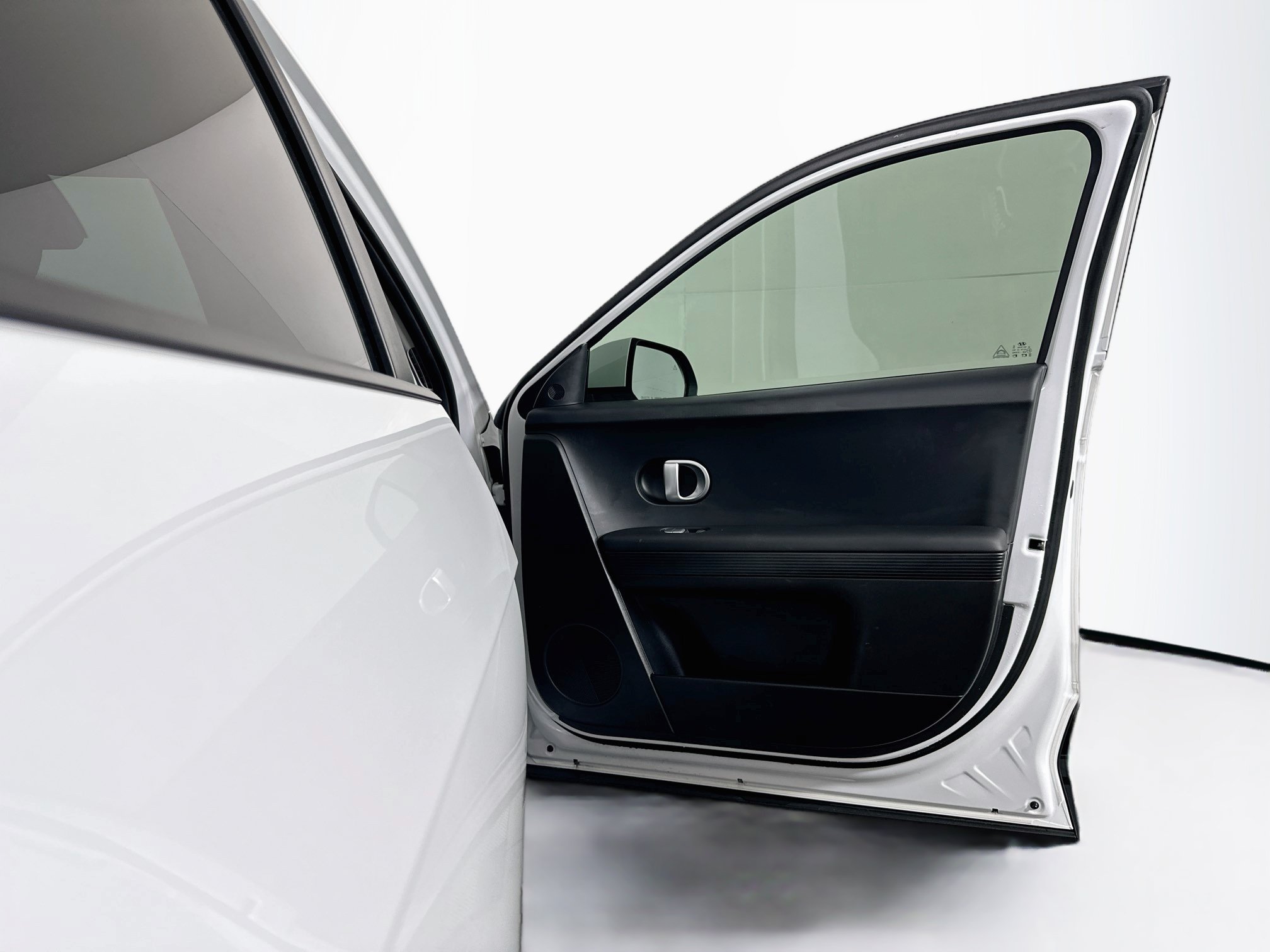 Used 2024 Hyundai Ioniq 5 SEL RWD image 32