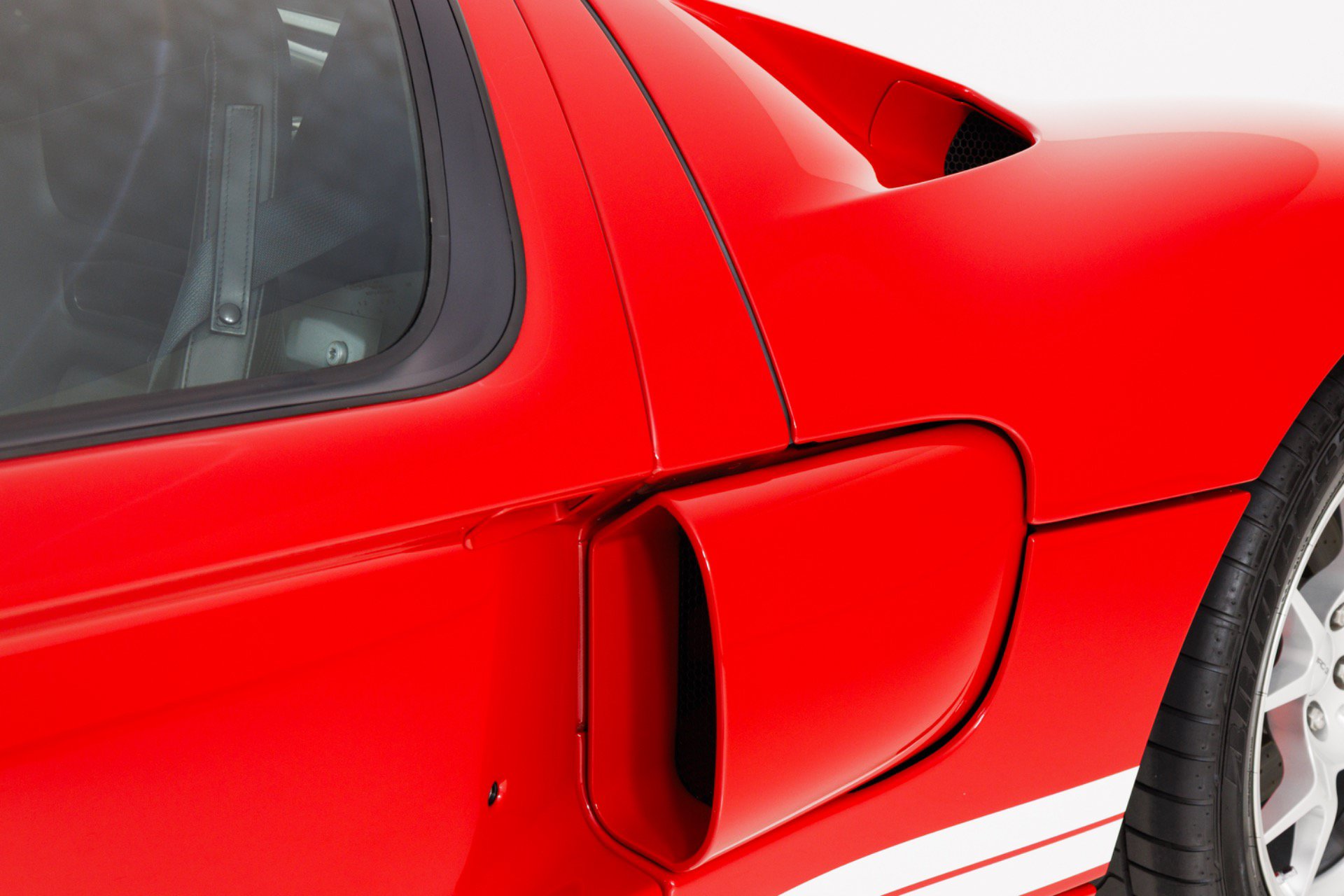 Used 2006 Ford GT RWD image 76
