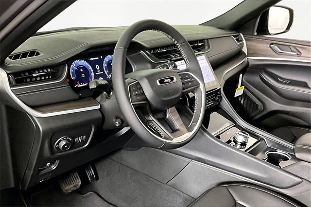 New 2025 Jeep Grand Cherokee Limited w/ Luxury Tech Group II image 8