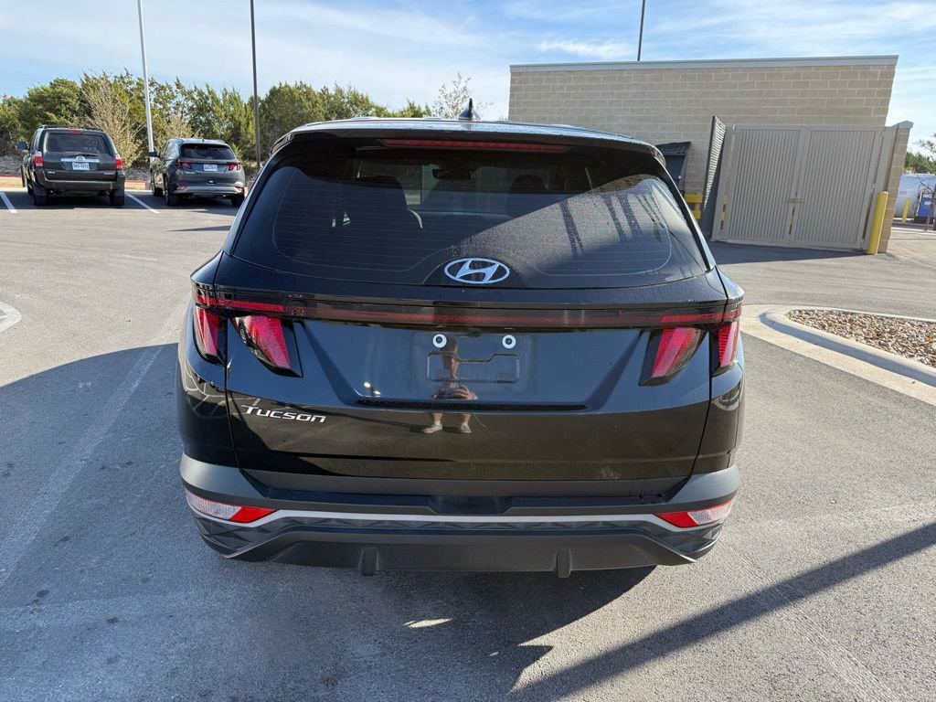 Certified 2023 Hyundai Tucson SE image 5