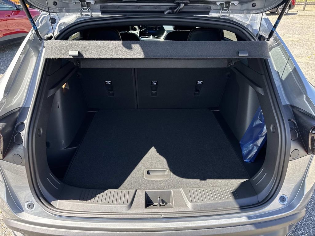 New 2026 Chevrolet Trax RS w/ Sunroof Package image 8