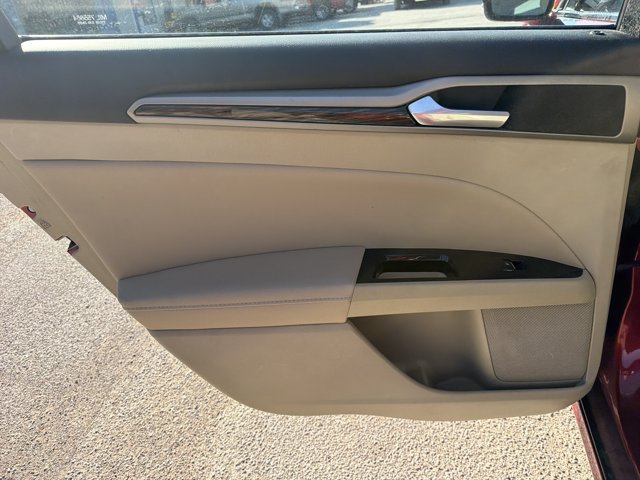 Used 2014 Ford Fusion SE w/ Equipment Group 202A FWD image 19