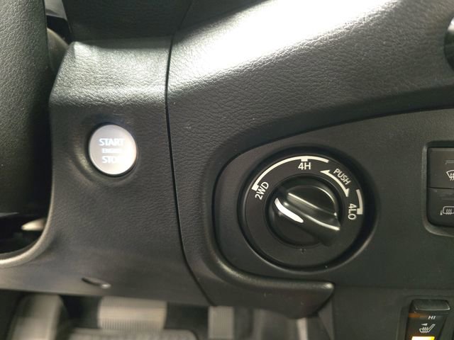 Used 2022 Nissan Frontier PRO-4X AWD/4WD image 30