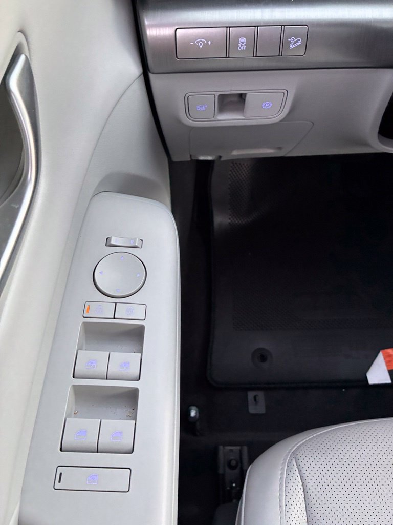 Certified 2024 Hyundai Kona Limited AWD/4WD image 30